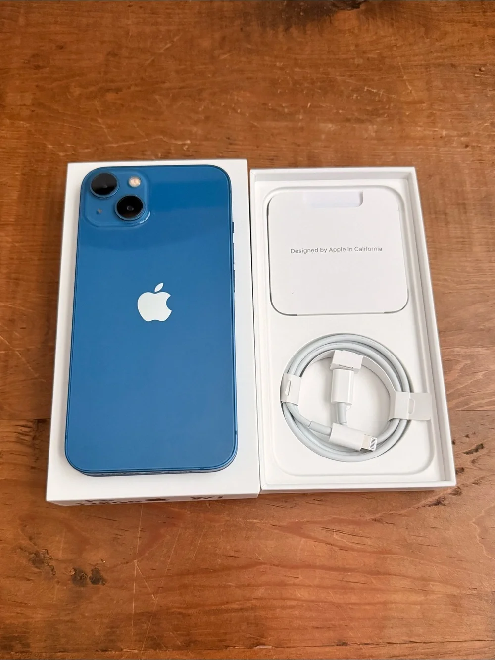 Apple iPhone 13 - Blue